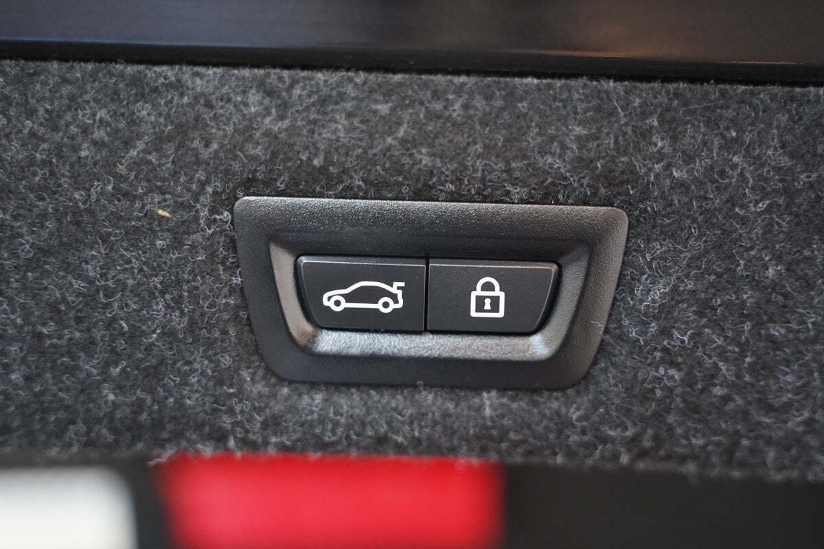 Sort BMW 530e fra 2018