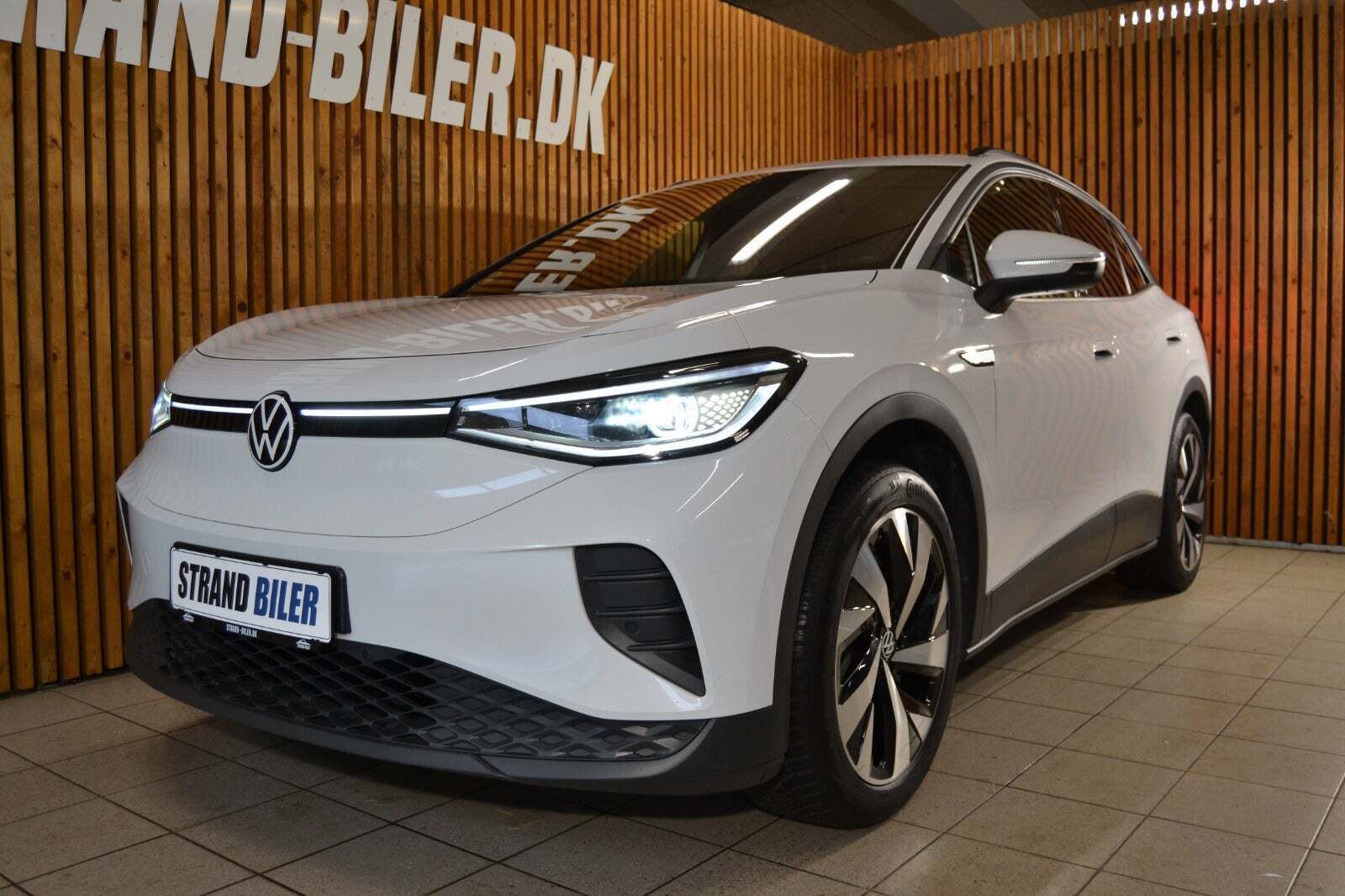 Hvid VW ID.4 fra 2023 set udefra