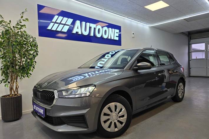 Grå Skoda Fabia fra 2023