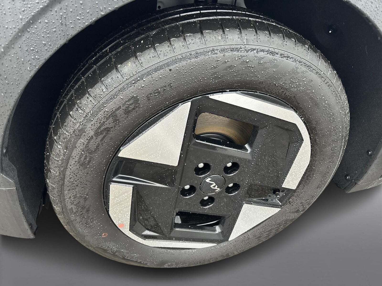 Grå Kia EV3 fra 2025