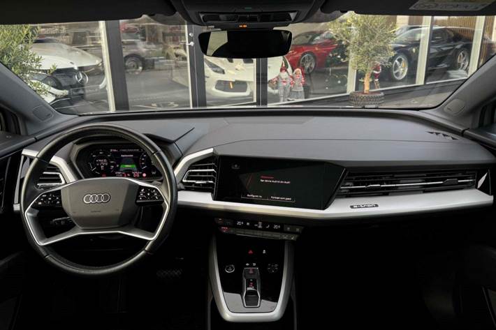 Gul Audi Q4 e-tron fra 2022