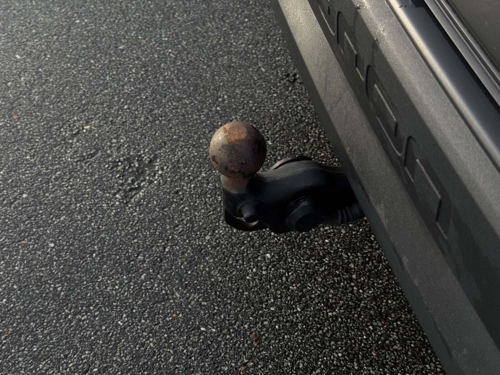 Gul Audi Q4 e-tron fra 2022