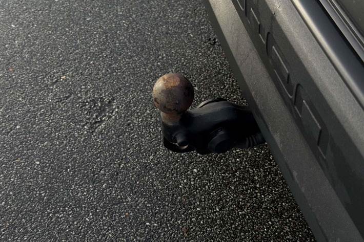 Gul Audi Q4 e-tron fra 2022