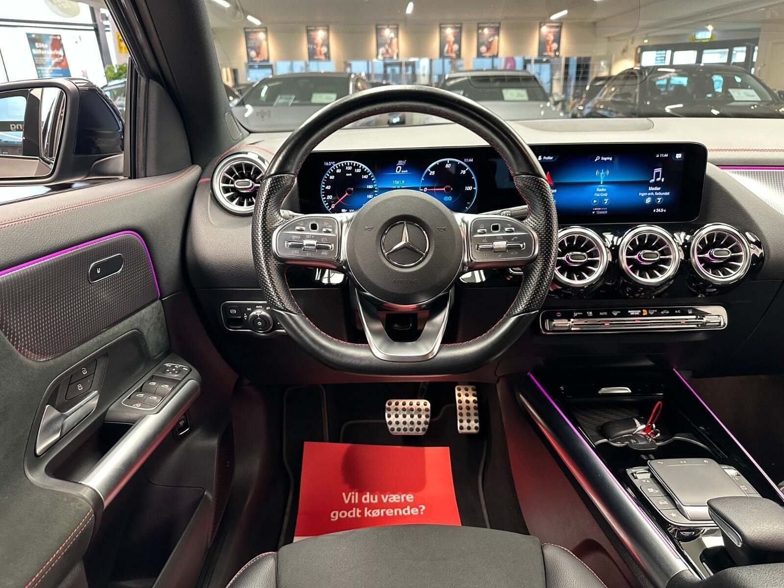 Grå Mercedes EQA250+ fra 2023