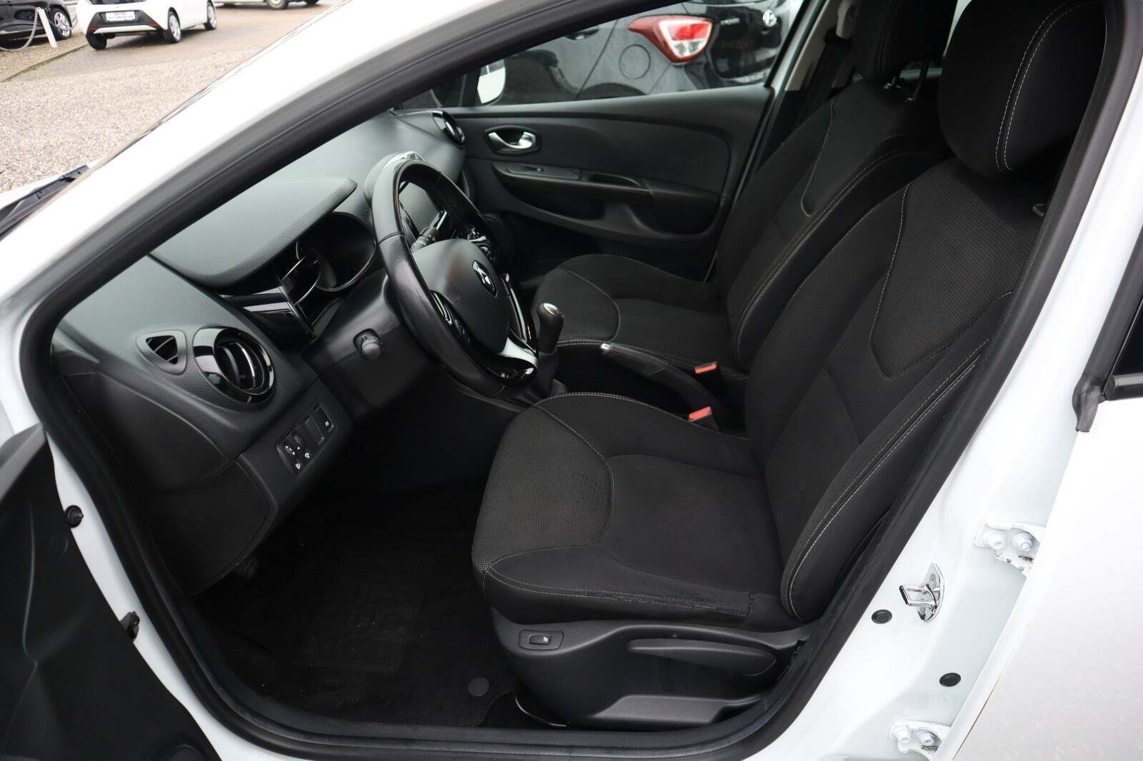 Renault Clio IV 0,9 TCe 90 Expression Sport Tourer