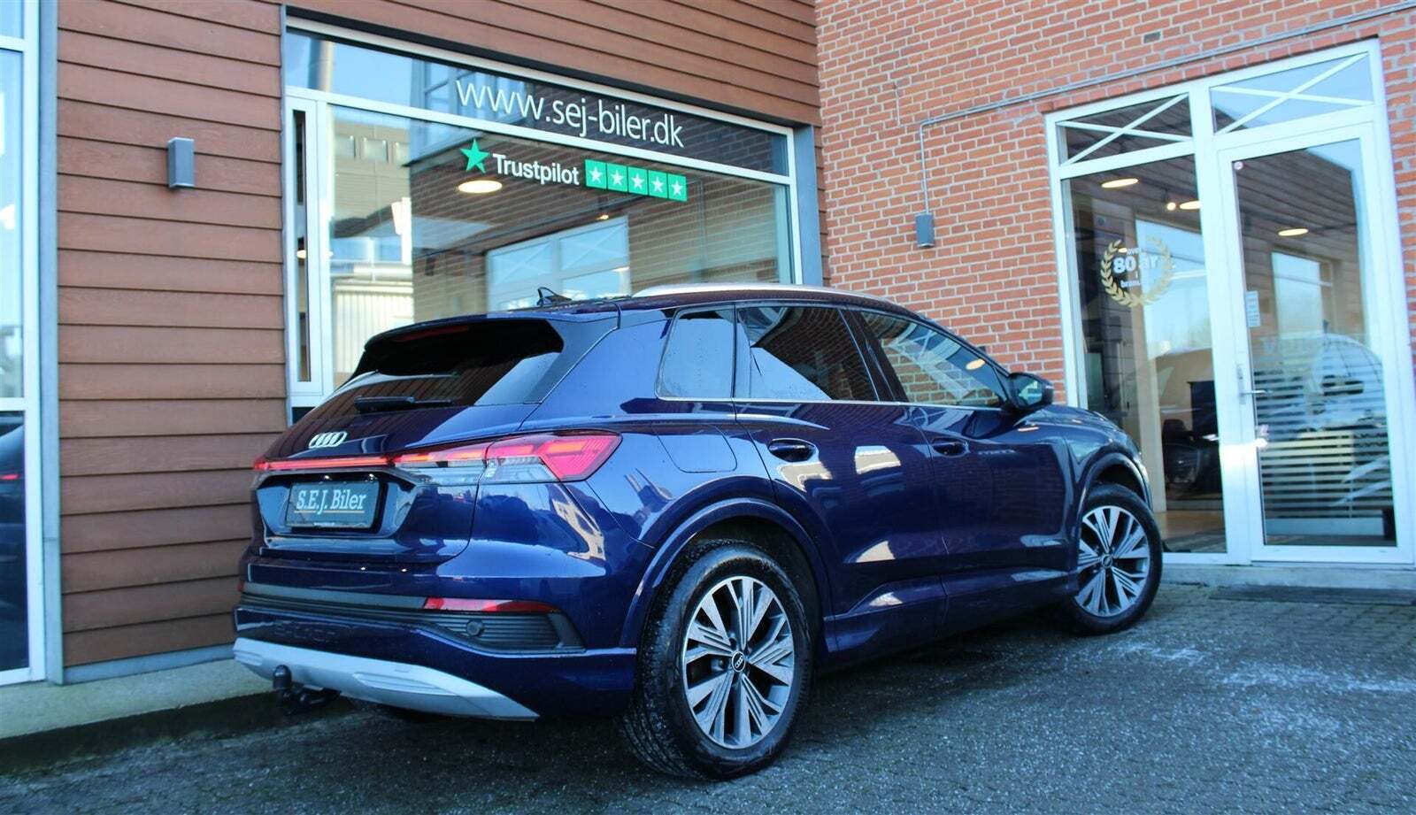 Blå Audi Q4 e-tron fra 2022