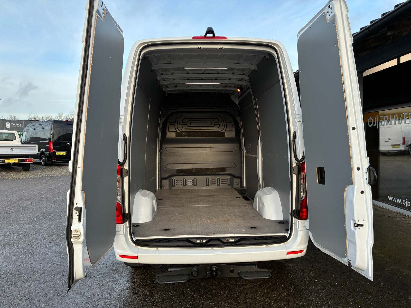 Hvid Mercedes Sprinter 316 fra 2020