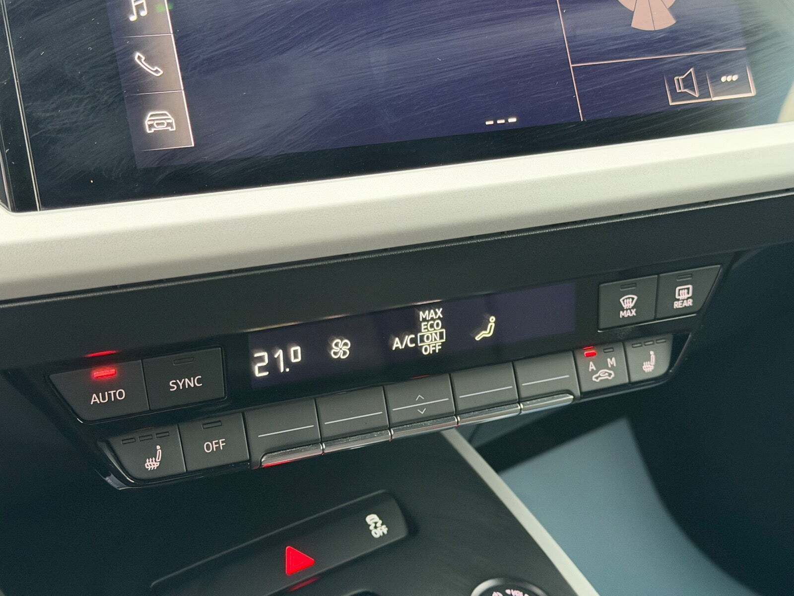 Grå Audi Q4 e-tron fra 2022