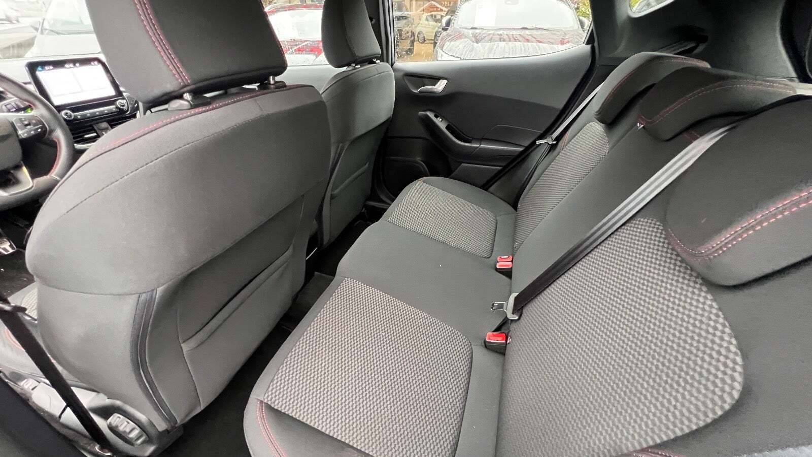 Blå Ford Fiesta fra 2021