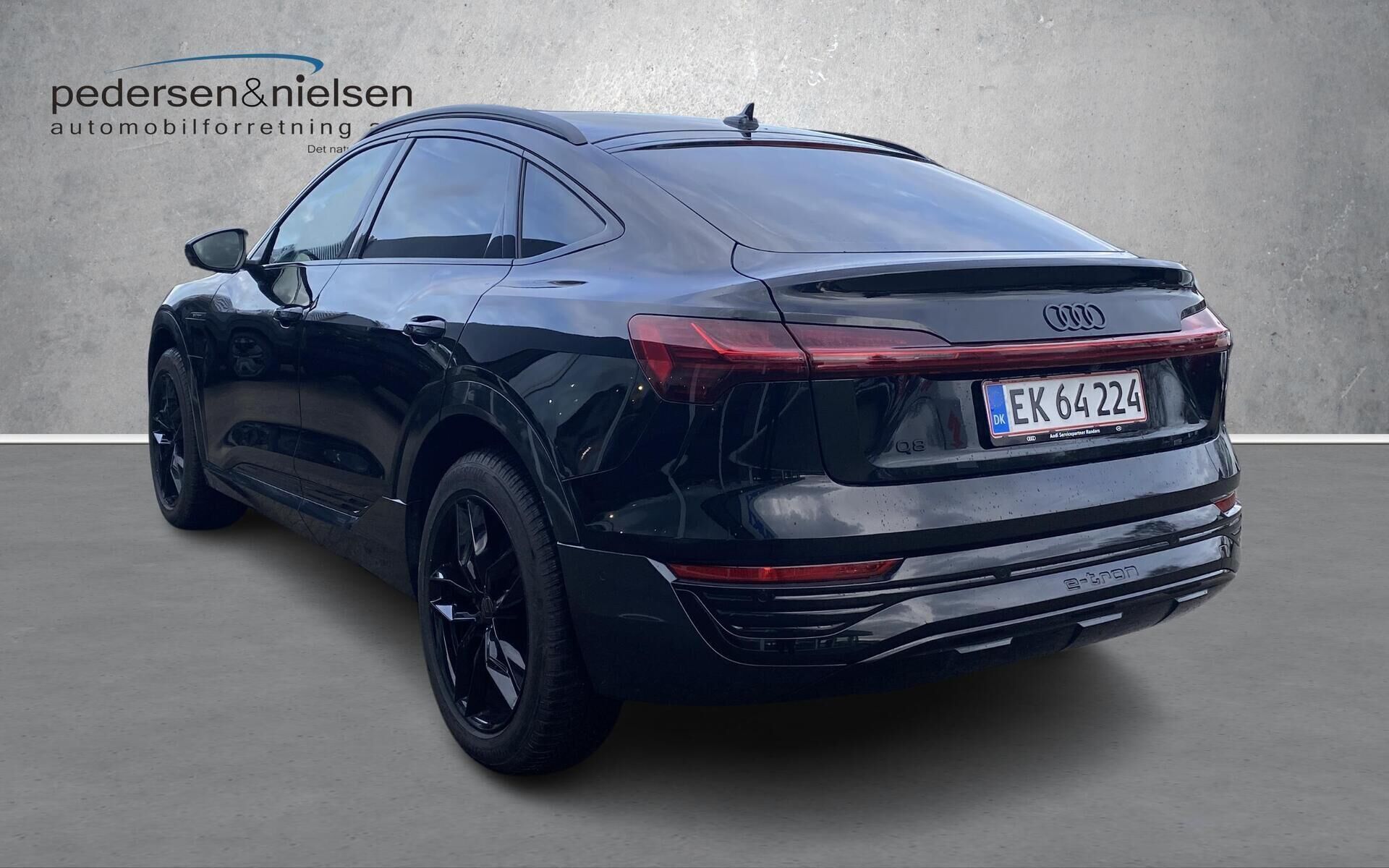 Sort Audi Q8 fra 2023