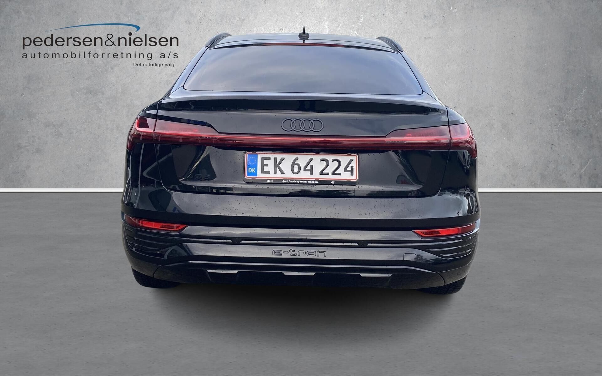 Sort Audi Q8 fra 2023
