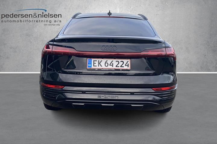 Sort Audi Q8 fra 2023