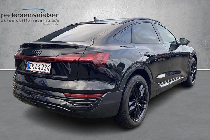 Sort Audi Q8 fra 2023