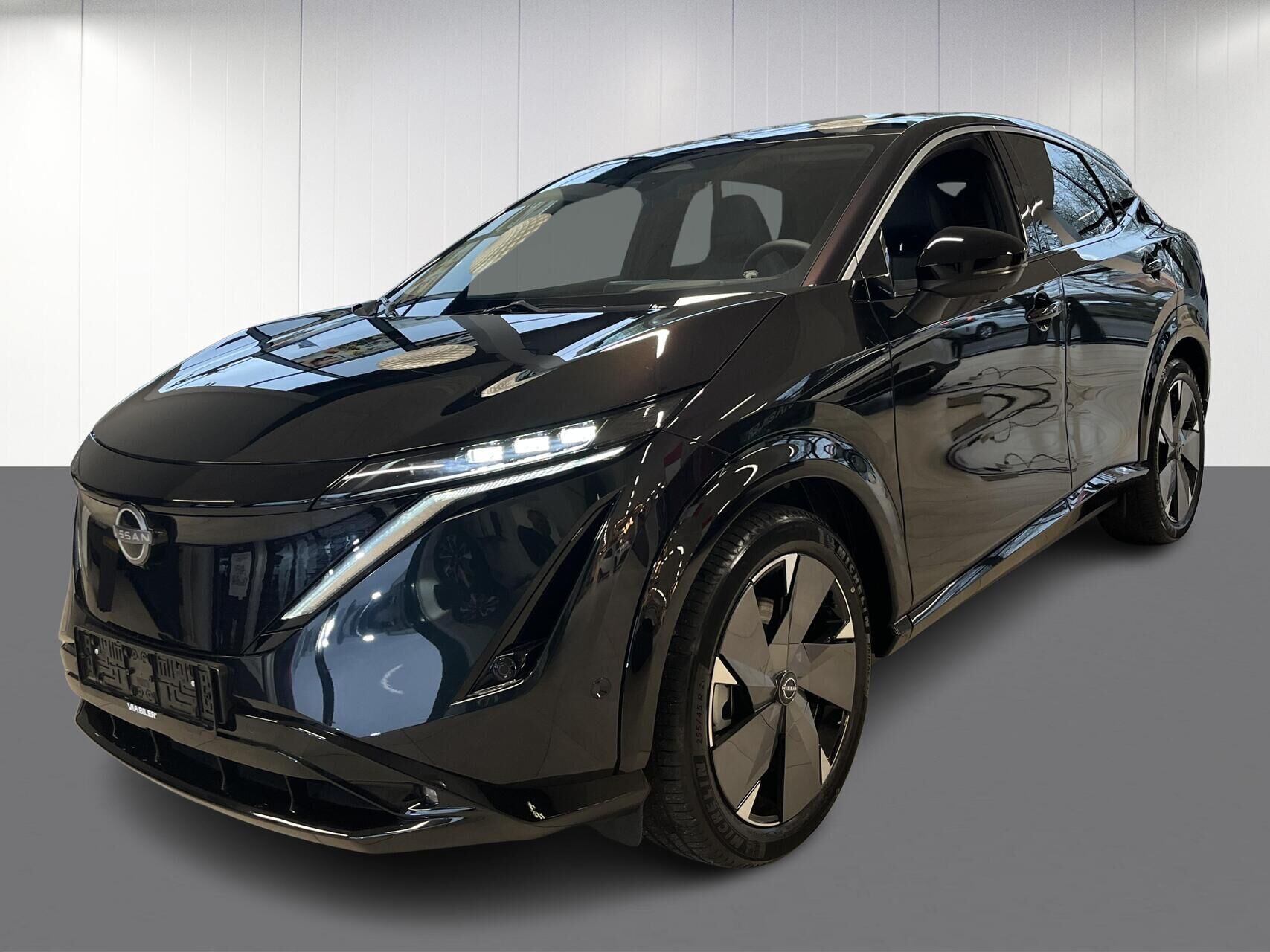 Grøn Nissan Ariya fra 2025 set udefra