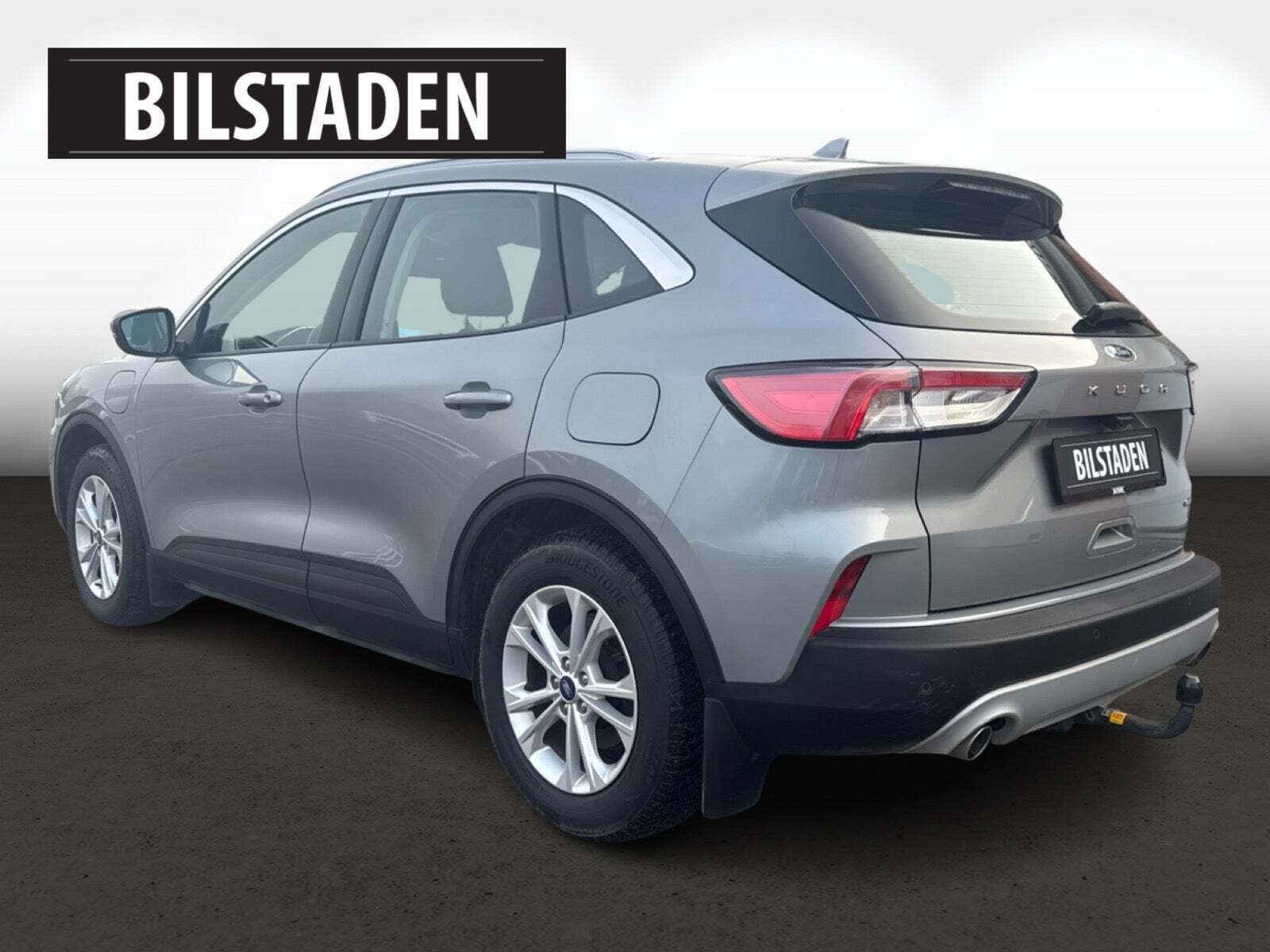 Grå Ford Kuga fra 2021