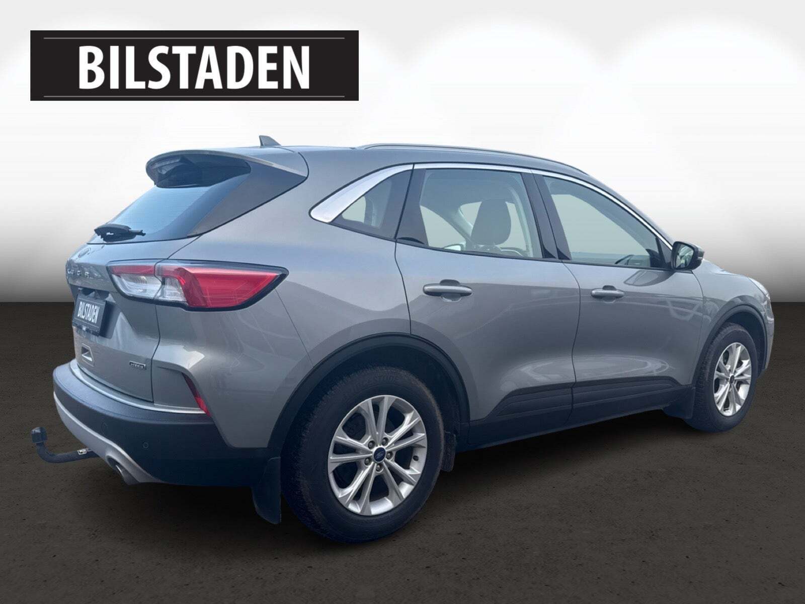 Grå Ford Kuga fra 2021