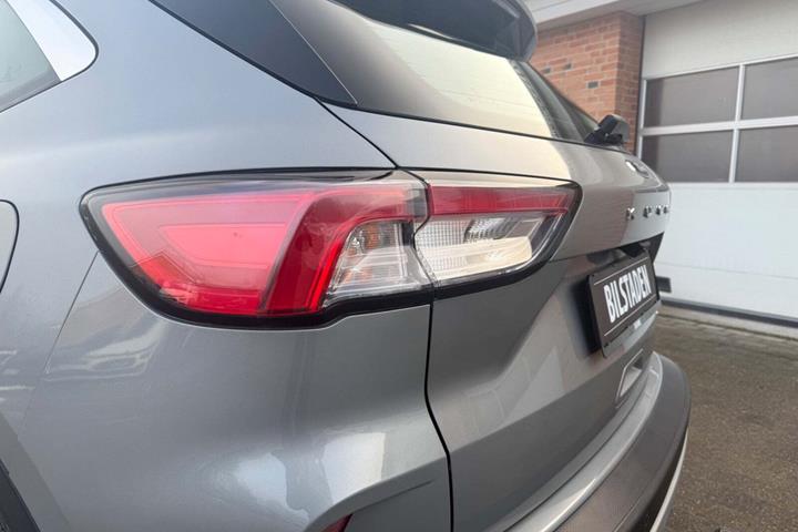 Grå Ford Kuga fra 2021