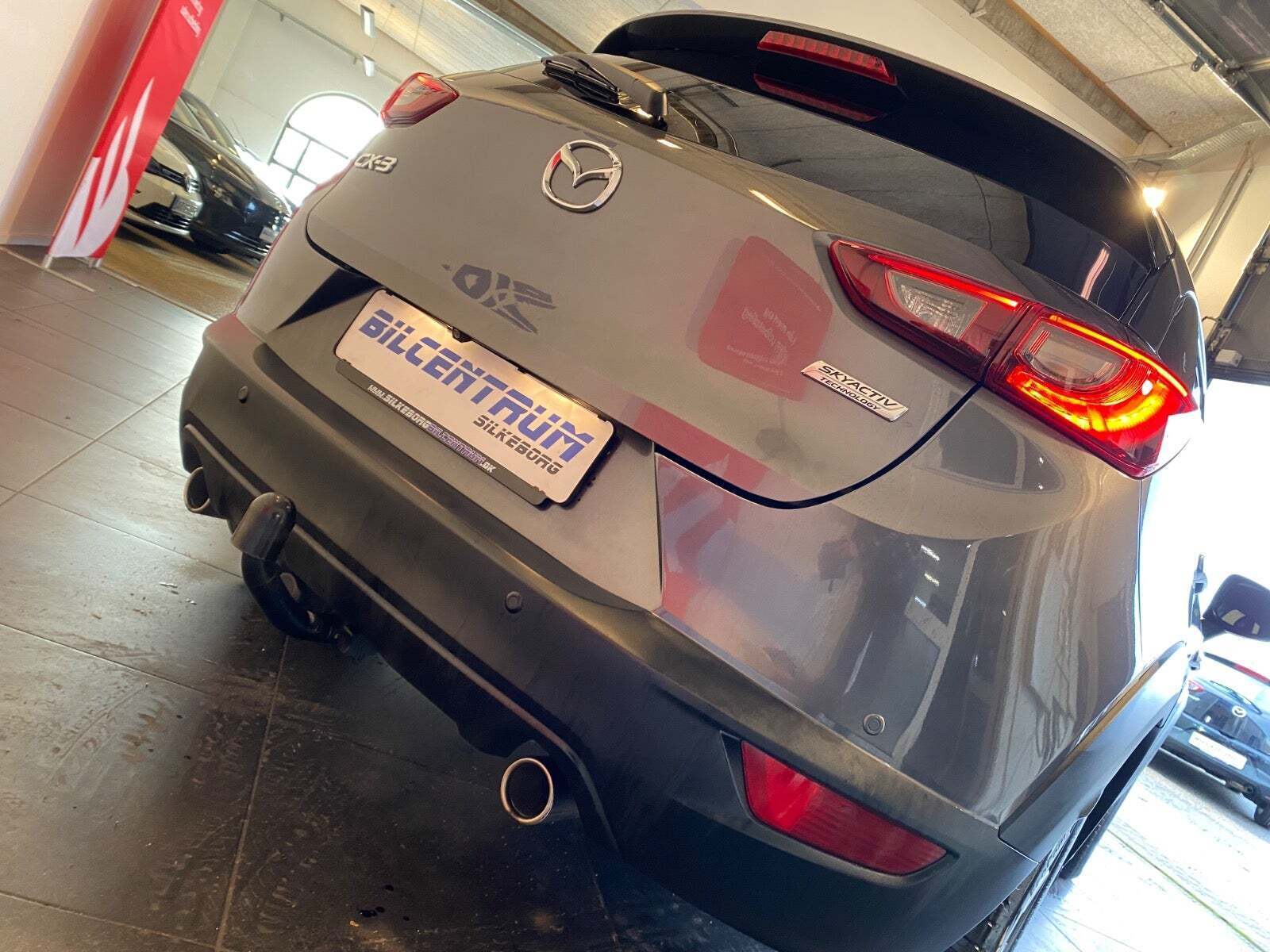 Grå Mazda CX-3 fra 2017