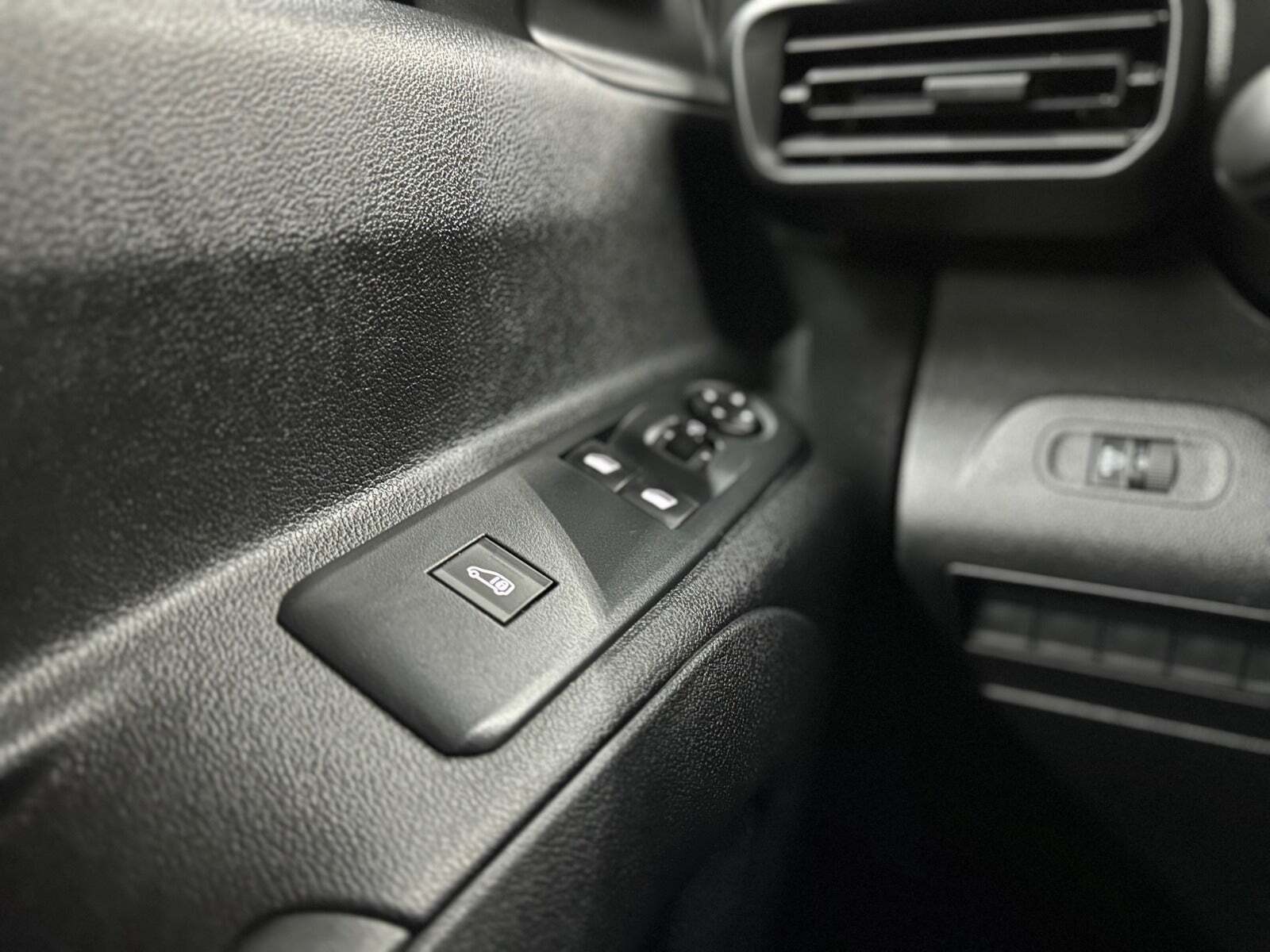 Hvid Toyota ProAce City fra 2020