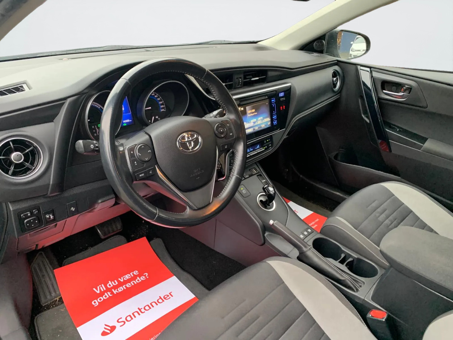 Toyota Auris 1,8 Hybrid Style Touring Sports CVT