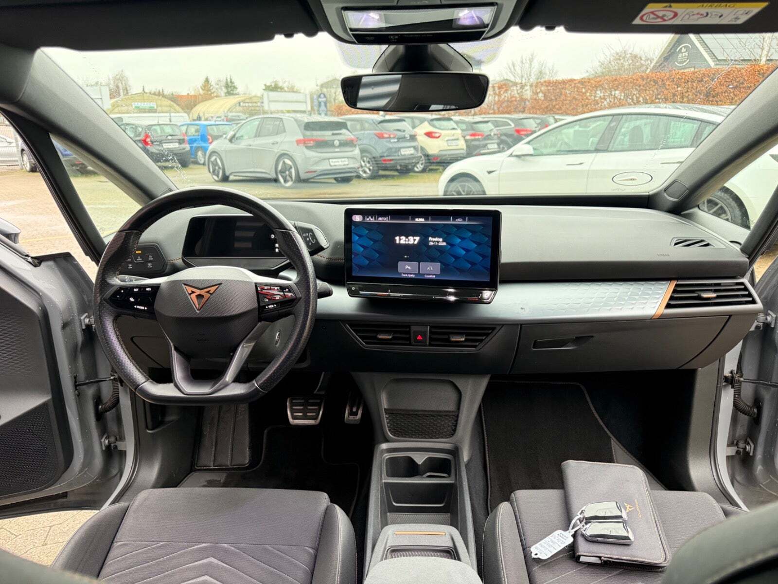 Grå Cupra Born fra 2022