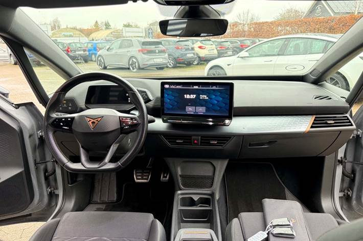 Grå Cupra Born fra 2022