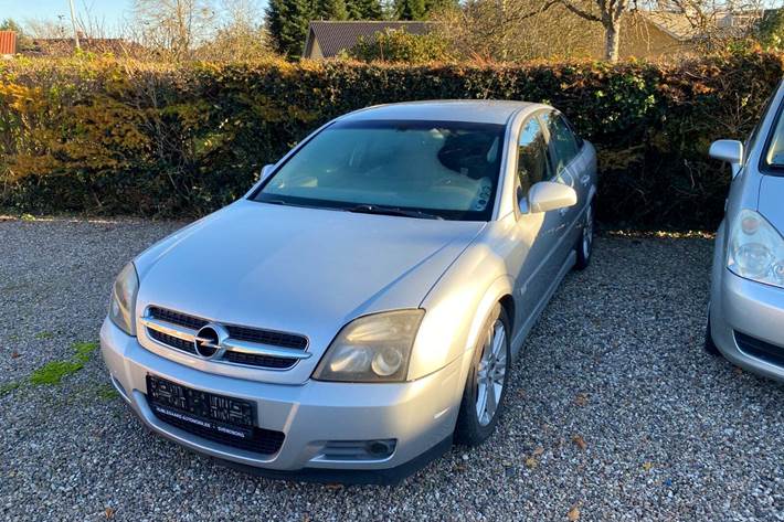 undefined Opel Vectra fra 2003 set udefra