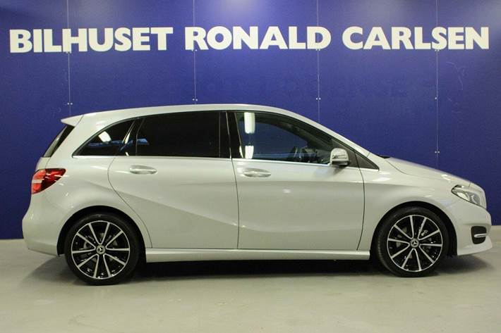 Sølv Mercedes B200 d fra 2016