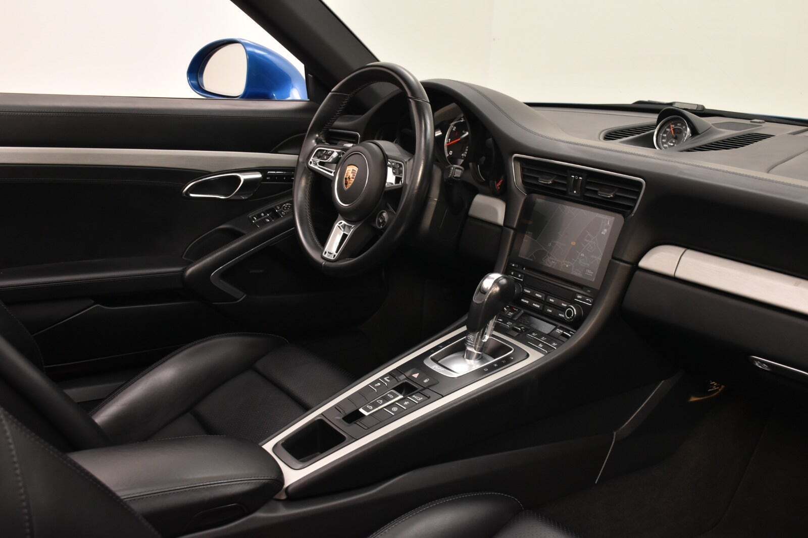 Blå Porsche 911 Turbo S fra 2016