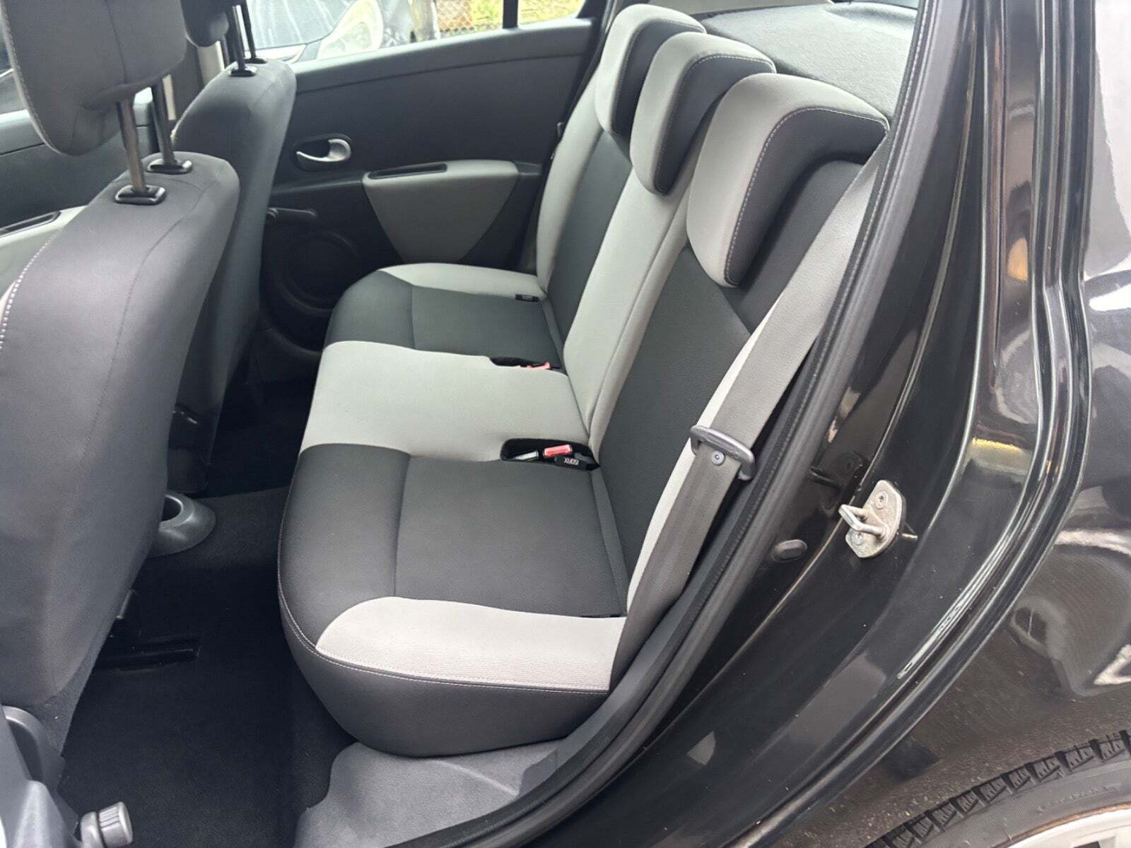 Sort Renault Clio III fra 2011