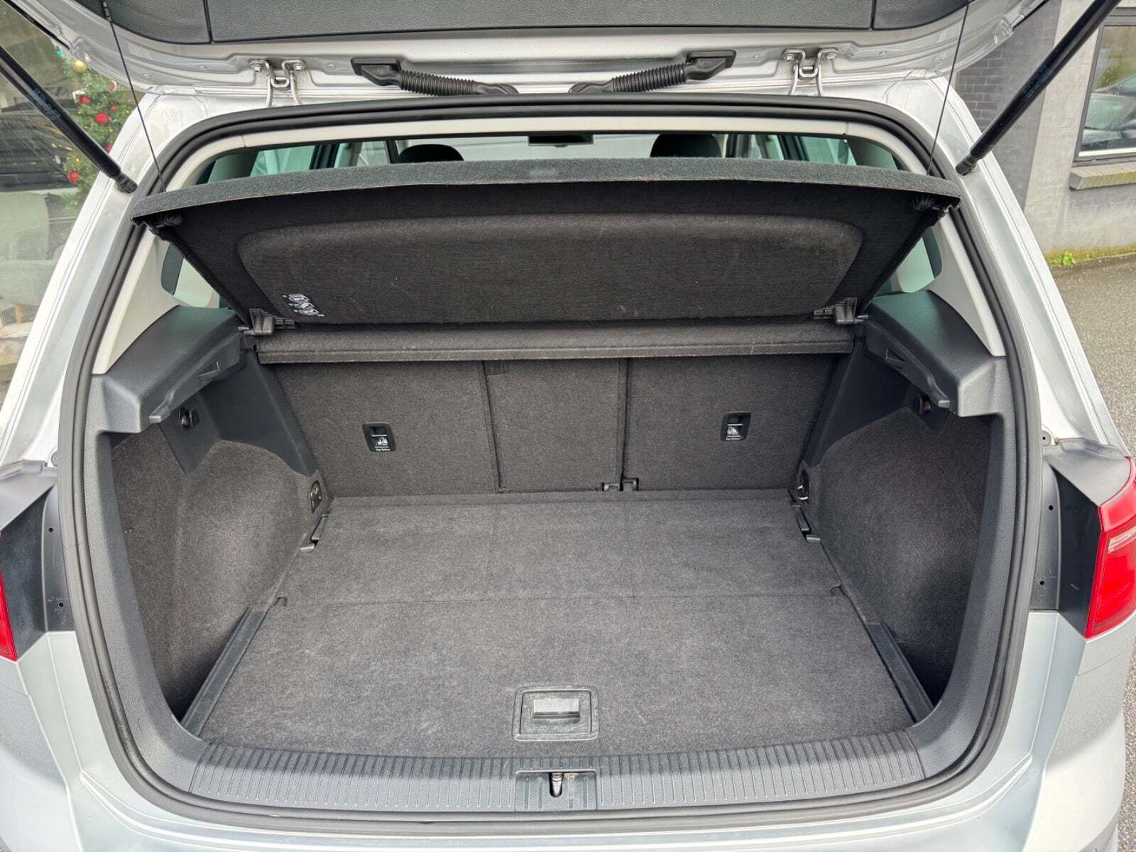 Sølv VW Golf Sportsvan fra 2015