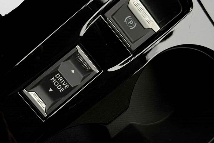 Sort Peugeot e-208 fra 2025