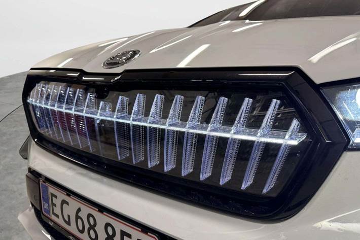 Hvid Skoda Enyaq fra 2022