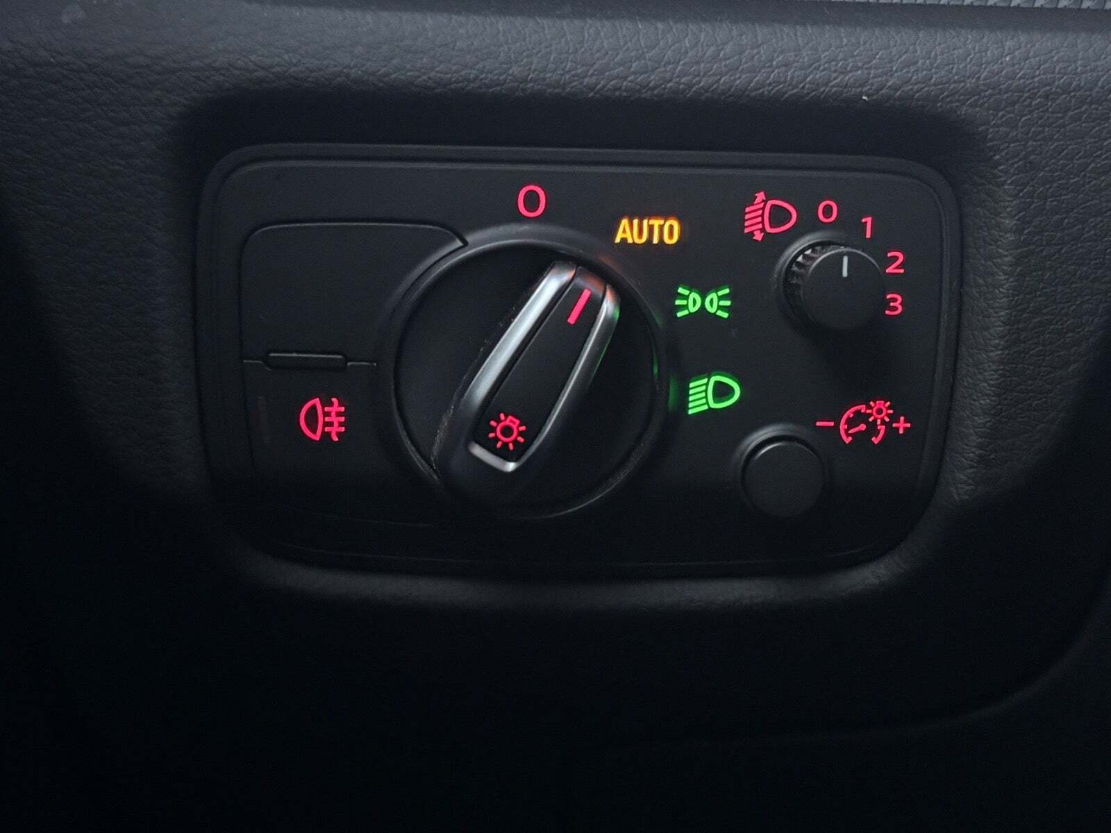 Grå Audi A3 fra 2015