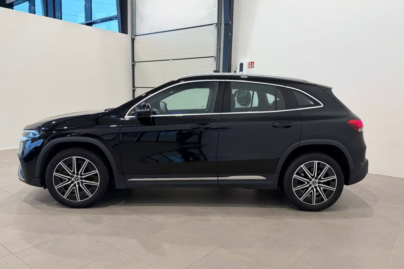 Sort Mercedes EQA250 fra 2021