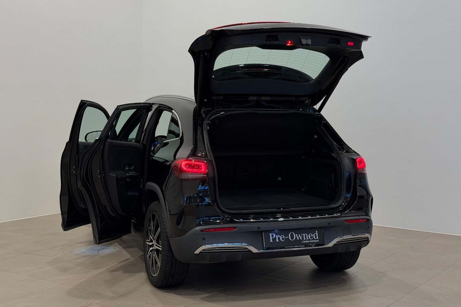 Sort Mercedes EQA250 fra 2021