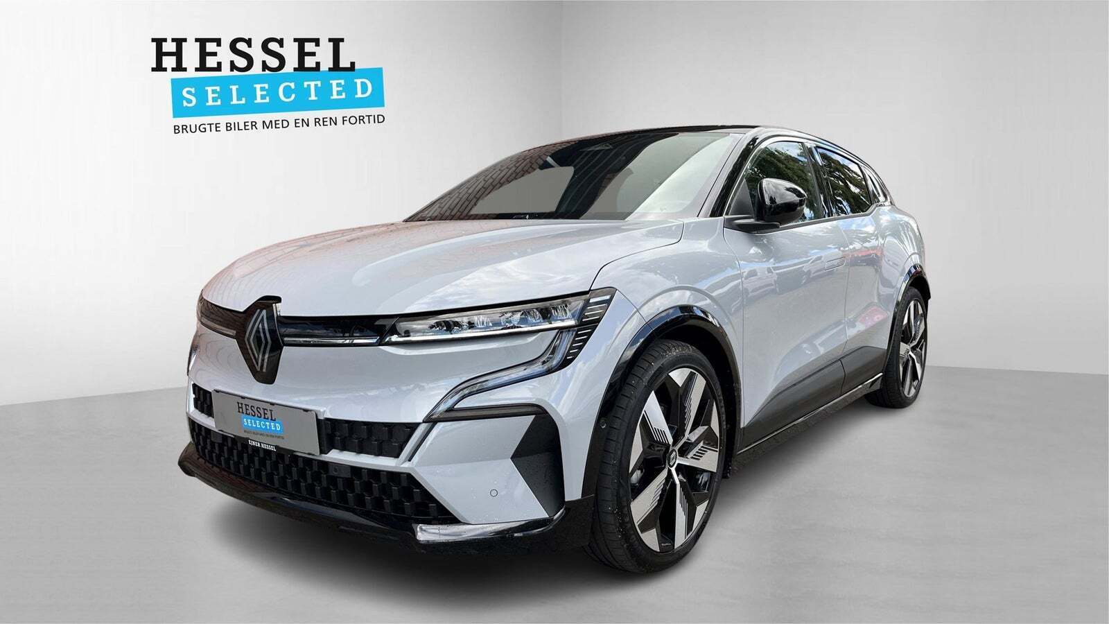 Grå Renault Megane E-Tech fra 2024 set udefra