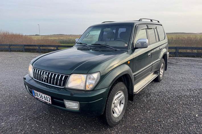 undefined Toyota Land Cruiser fra 2001 set udefra