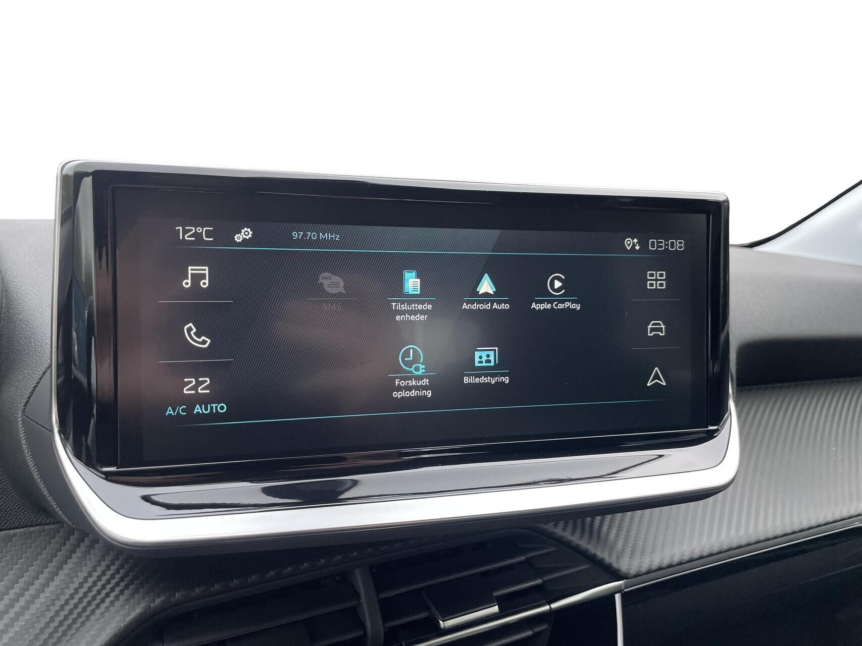 Grå Peugeot e-208 fra 2025