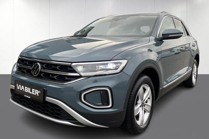 Grøn VW T-Roc fra 2022 set udefra