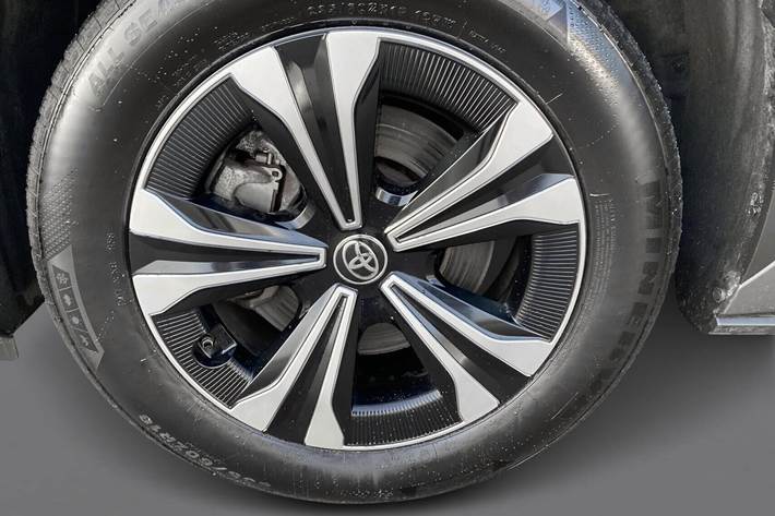 Grå Toyota BZ4X fra 2024