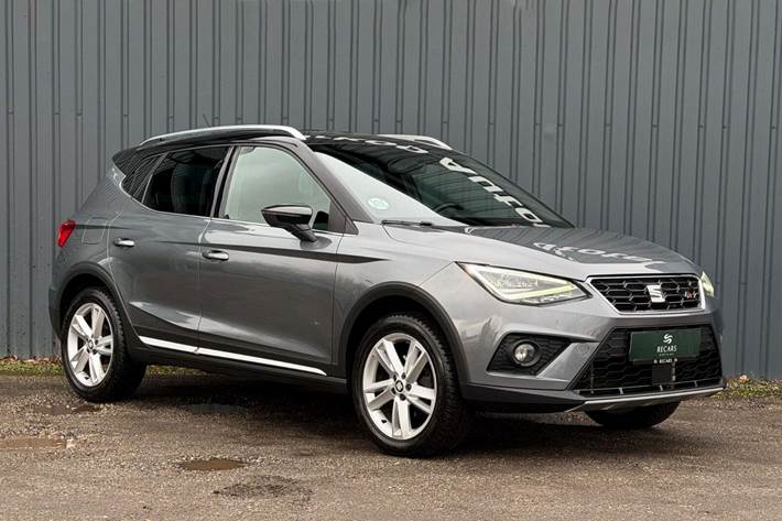 Grå Seat Arona fra 2018 set udefra
