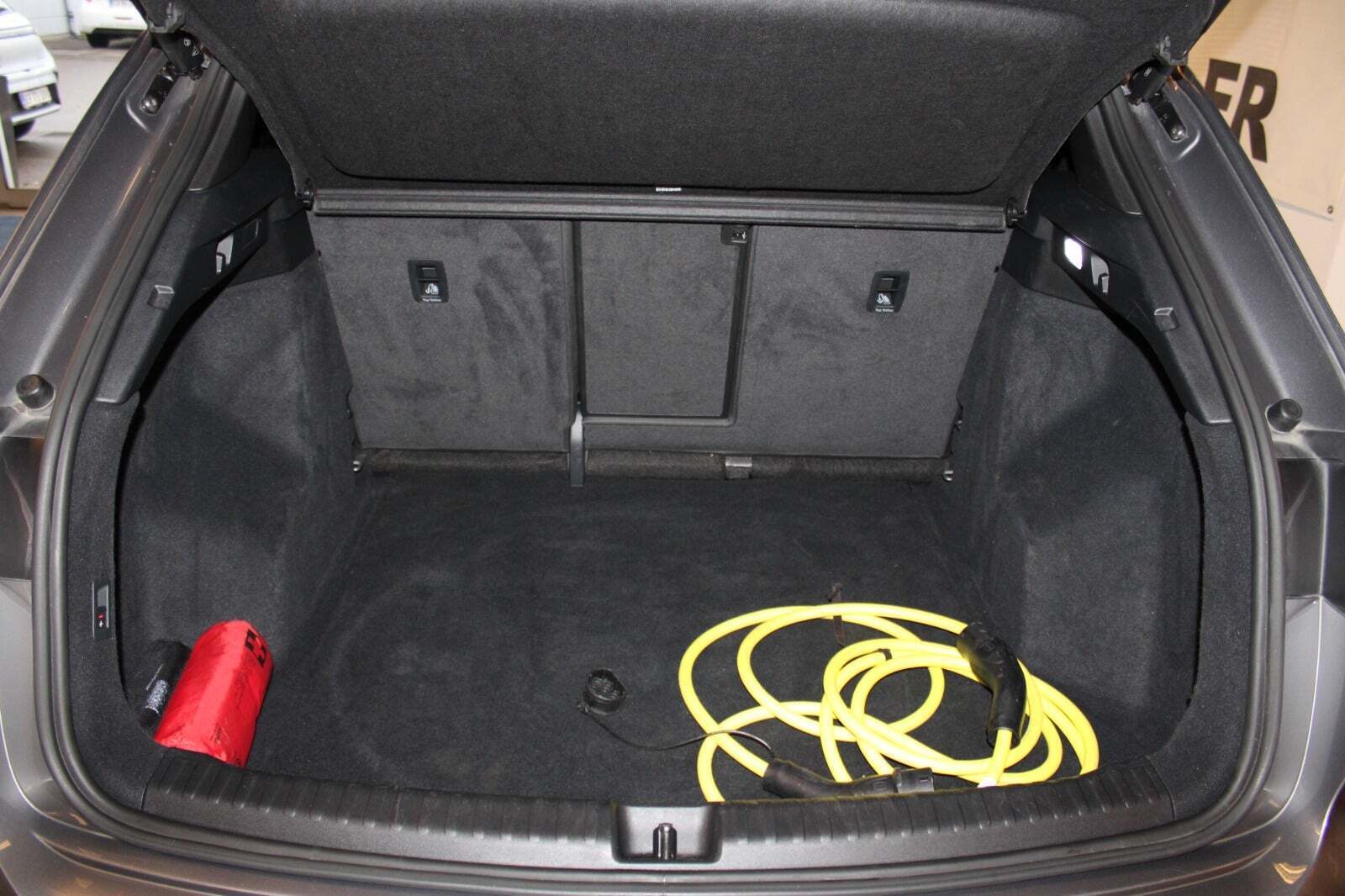 Grå Audi Q4 e-tron fra 2022