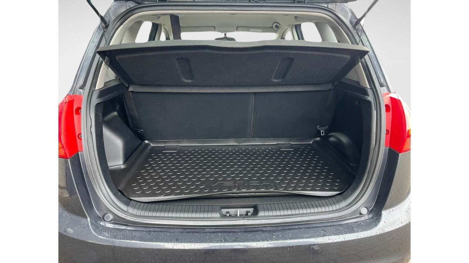 Grå Kia Venga fra 2013