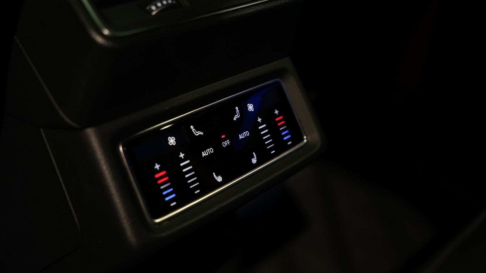 Grå Audi e-tron fra 2022