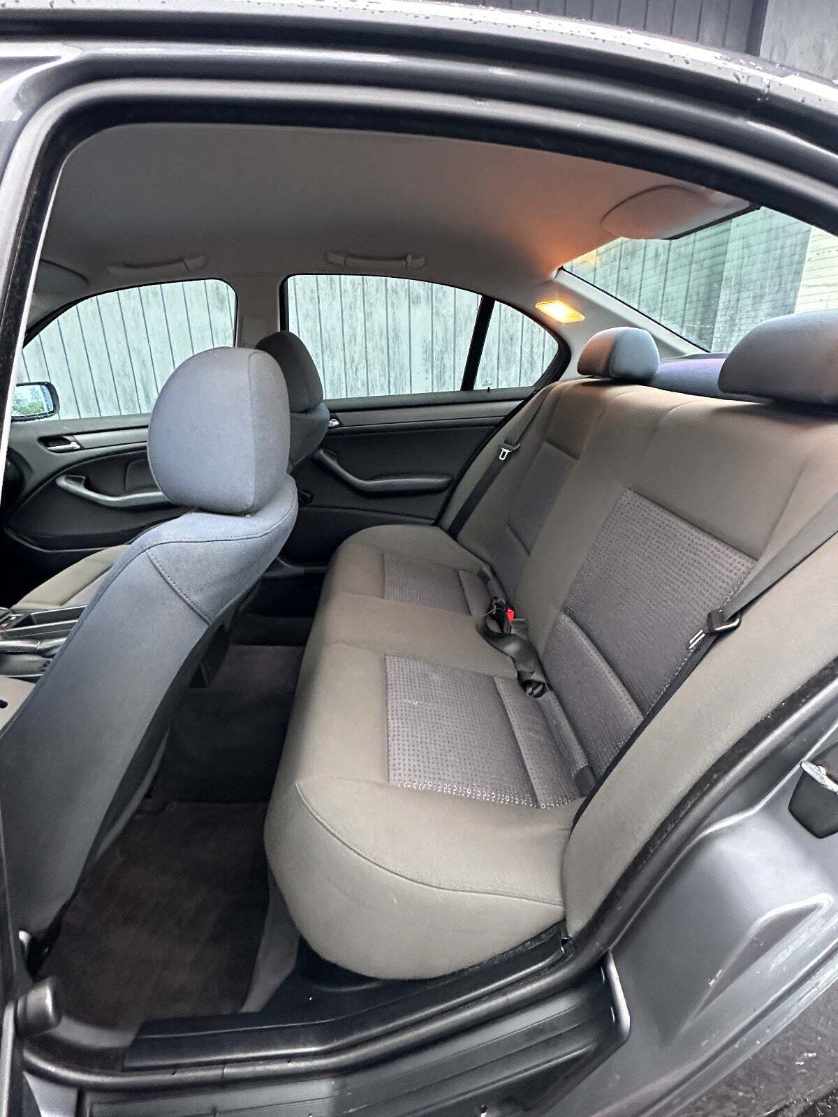 undefined BMW 318i fra 2002 set indefra