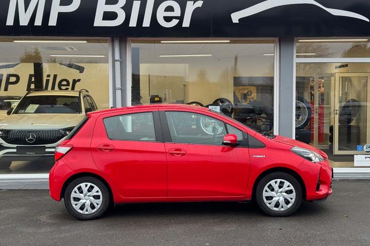 Rød Toyota Yaris fra 2020