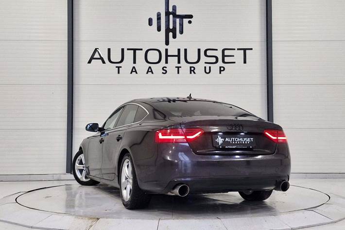 Grå Audi A5 fra 2014