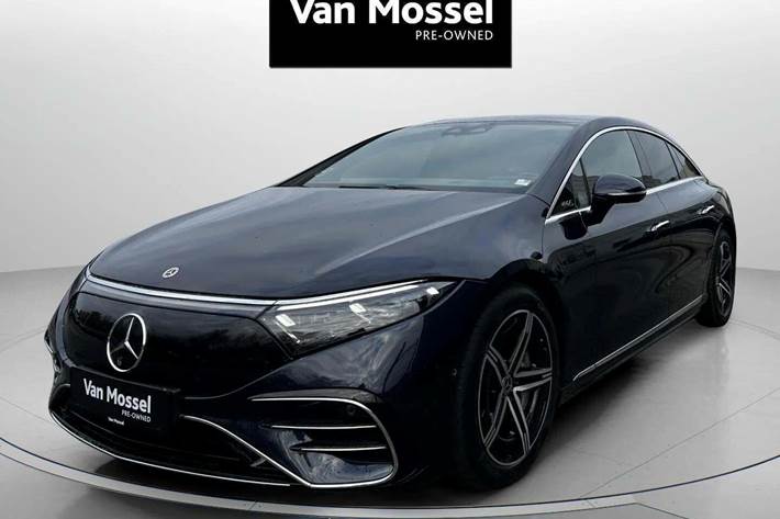 Blå Mercedes EQS450+ fra 2022 set udefra