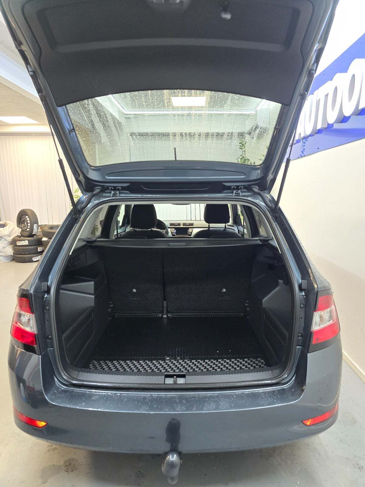 Grå Skoda Fabia fra 2020